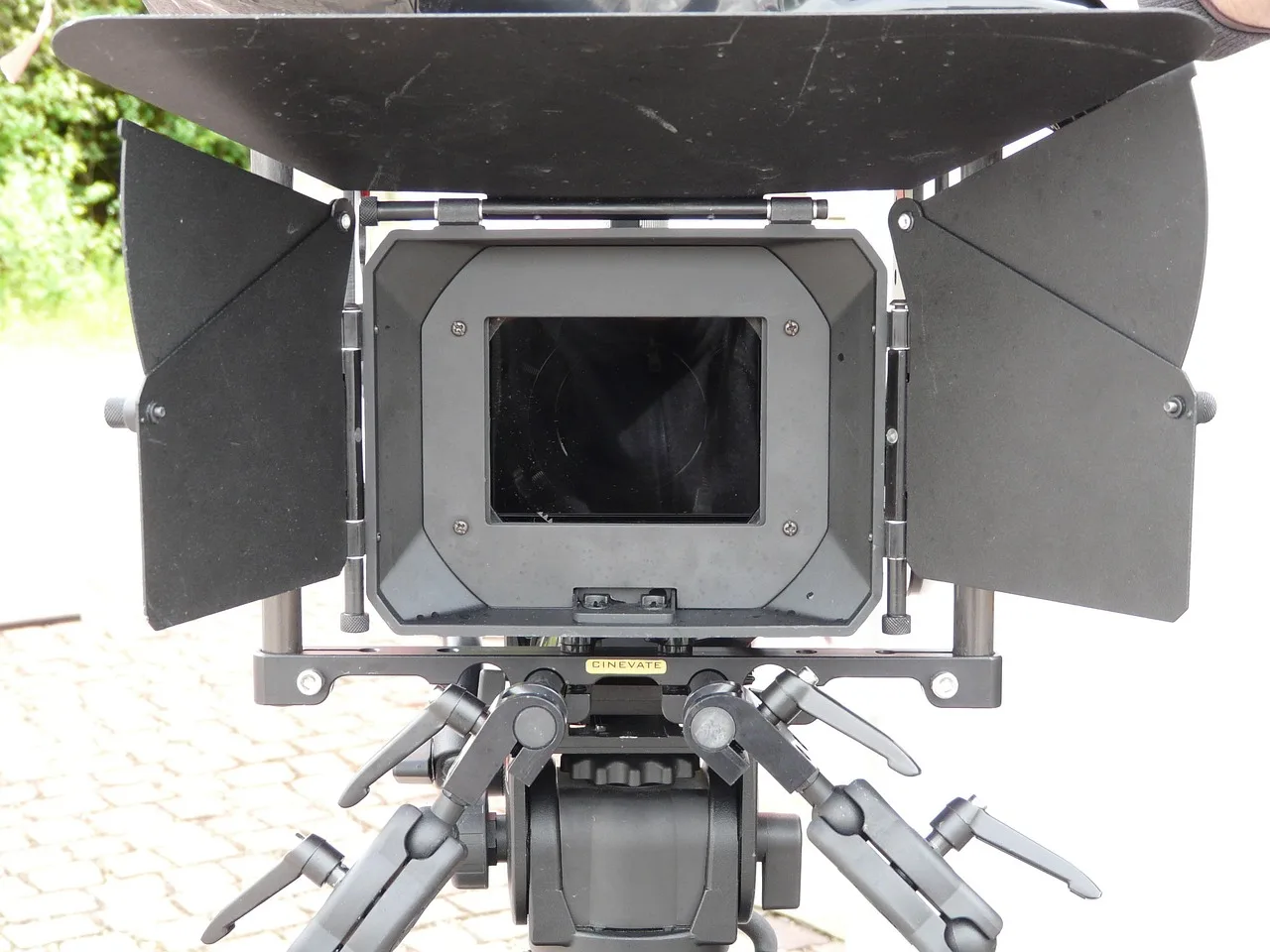 film camera, full frame camera, recording, pictures, film, technology, sun visor, professional, tripod, furnishing, equipment, lens, full screen, camera