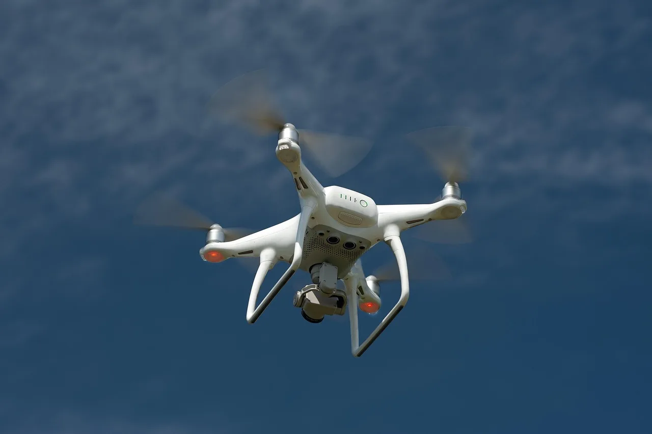 drone, camera, multicopter, aerial view, flight, aerial, technology, flying, sky, electronics, equipment, cinema, production, video, filmmaking, film, movie, aircraft, quadrocopter, blue video, blue camera, nature, blue videos, blue movie, blue film